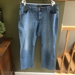 Old Navy ladies the Sweetheart jeans. Size 16 regular